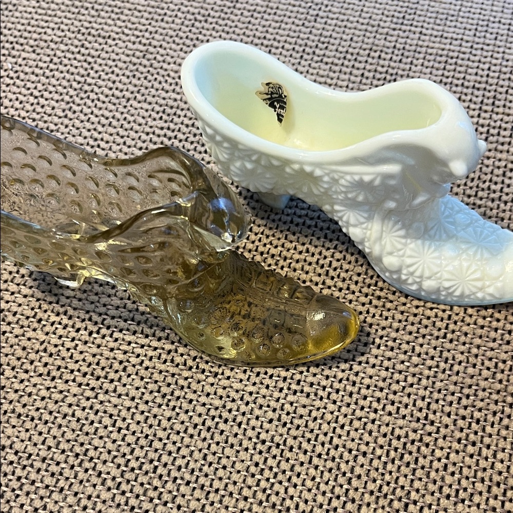 Fenton hobnob Chic Gold and White Decorative Shoe Set